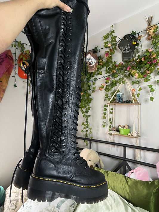 Azreya Dr.Martens